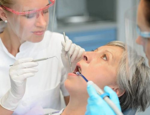 بهترین سن انجام ایمپلنت دندان چند سالگی است؟